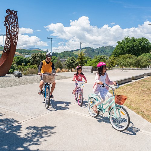 Family-Loop-tour-Single-Day-Tours